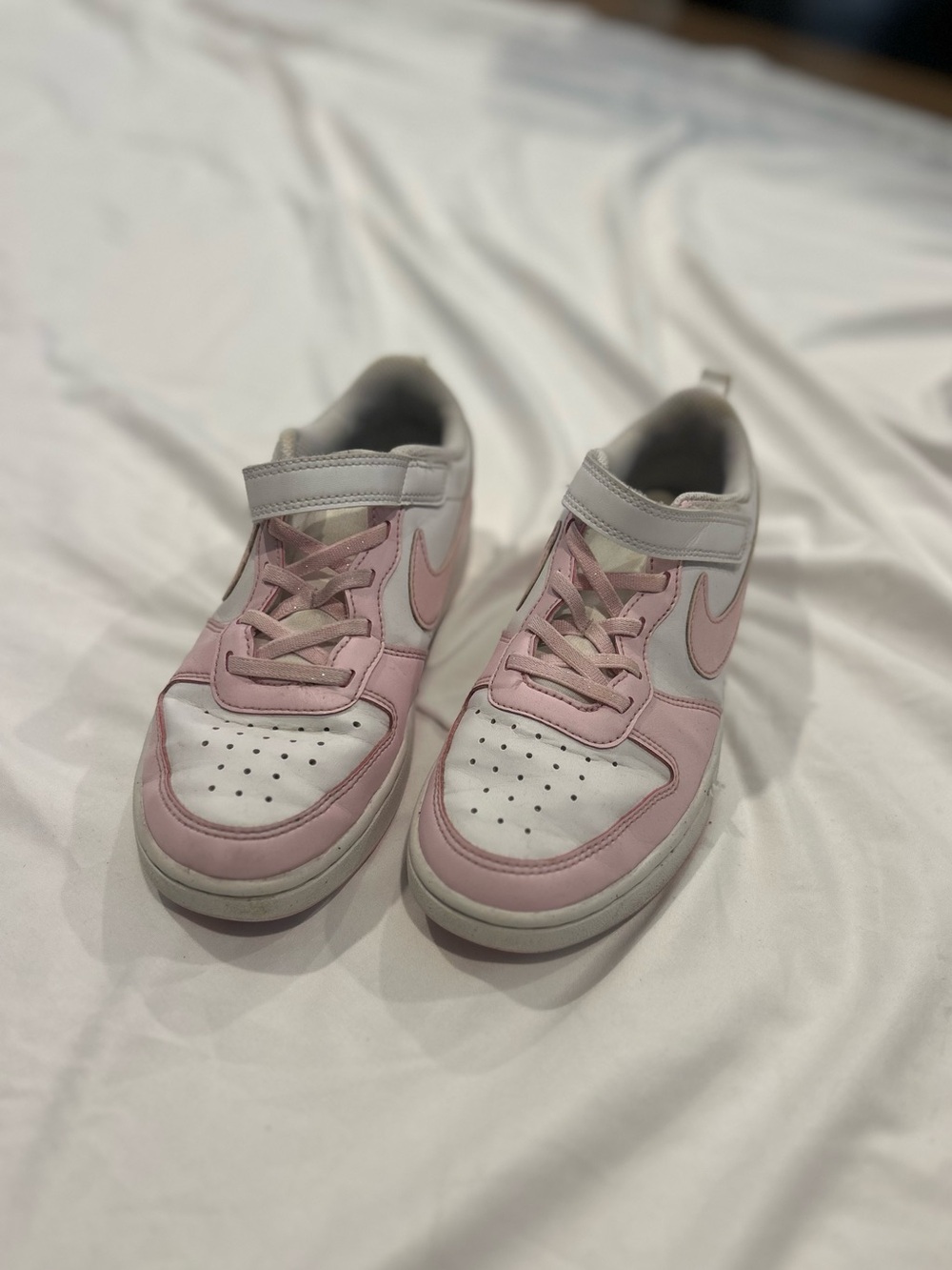 Nike Kids White and Light Pink Low-Top Sneakers